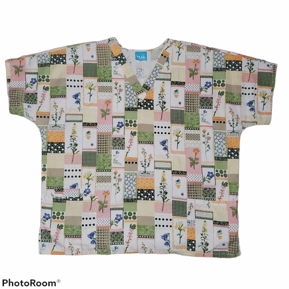 Scrub H.Q. V-Neck Design Floral Scrub Top - Picture 1 of 5